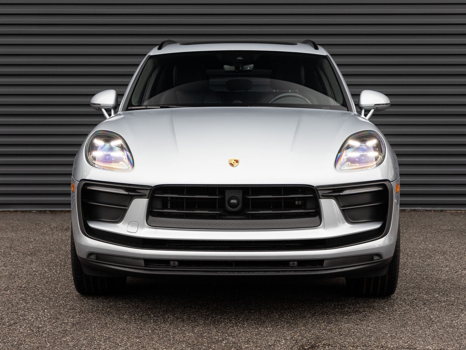 2025 Porsche Macan AWD