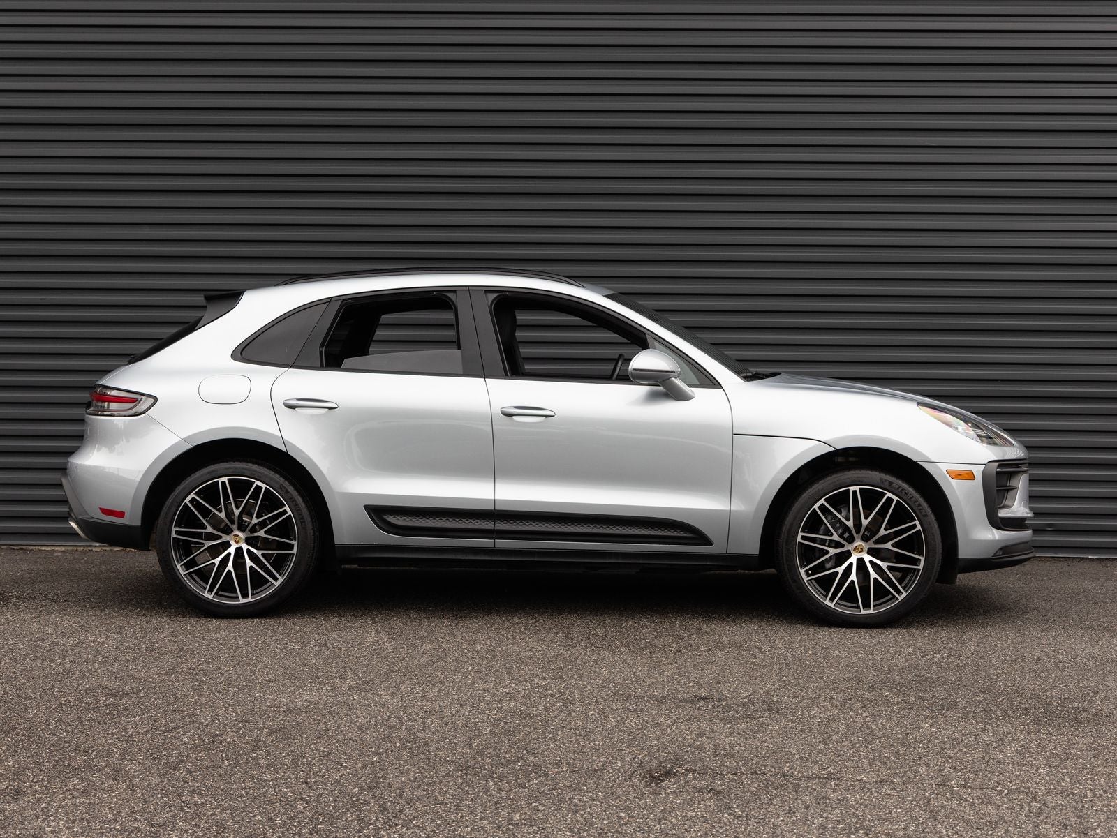 2025 Porsche Macan AWD