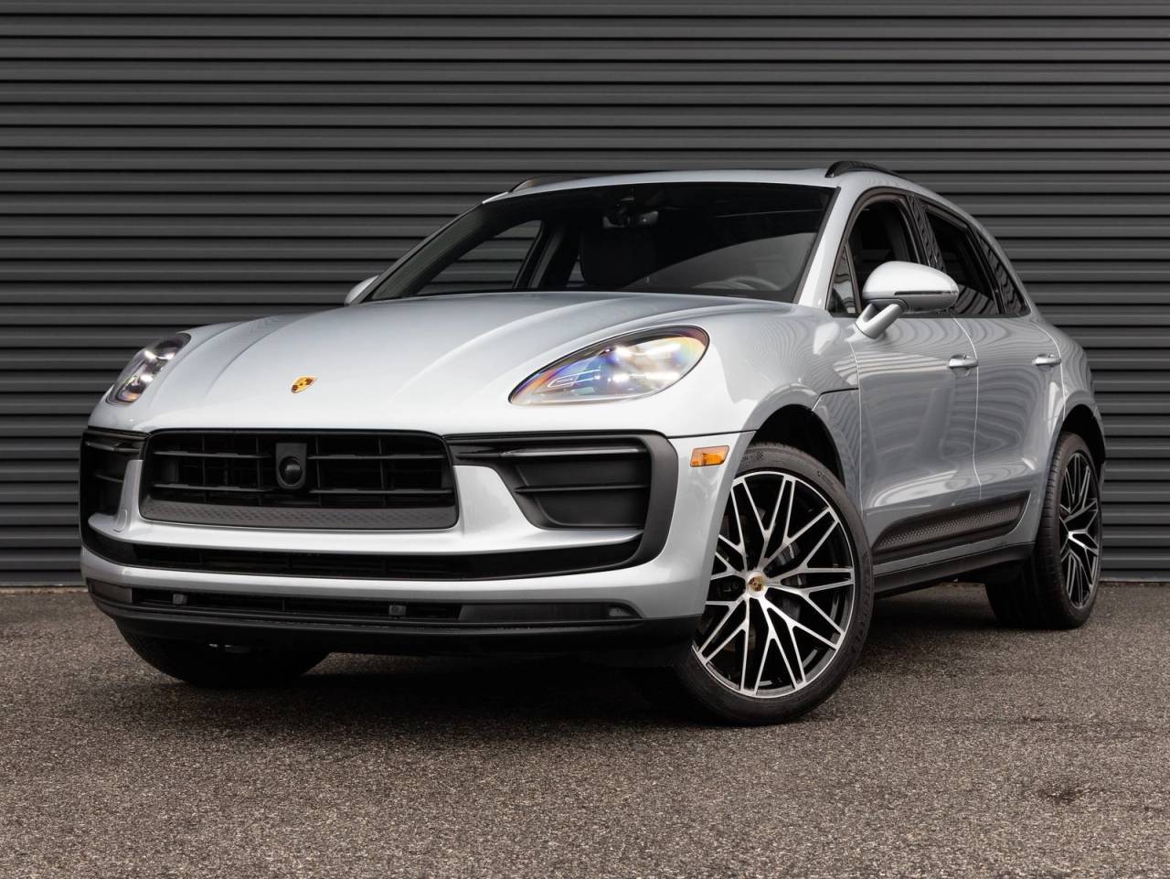 2025 Porsche Macan AWD