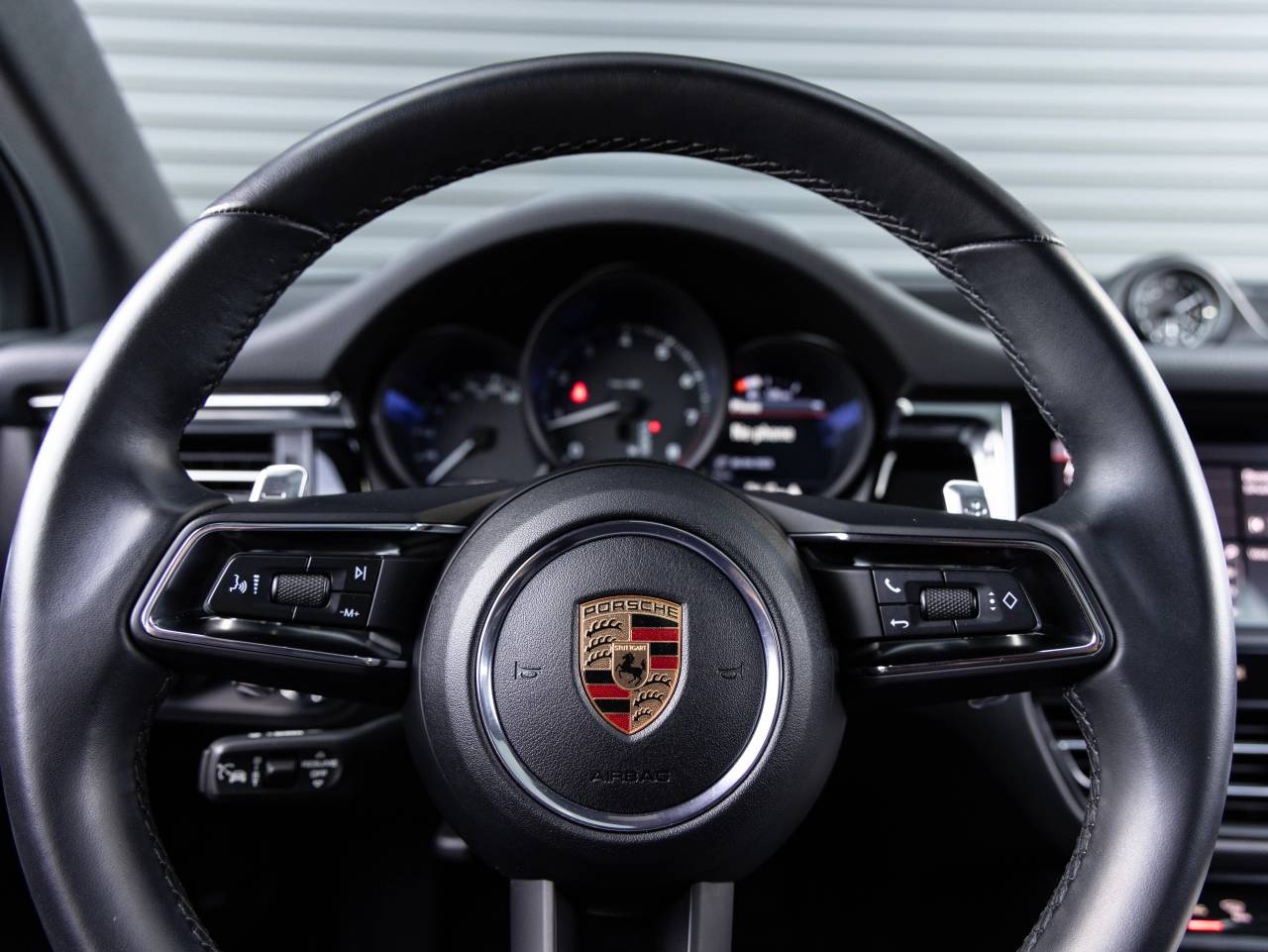 2025 Porsche Macan AWD