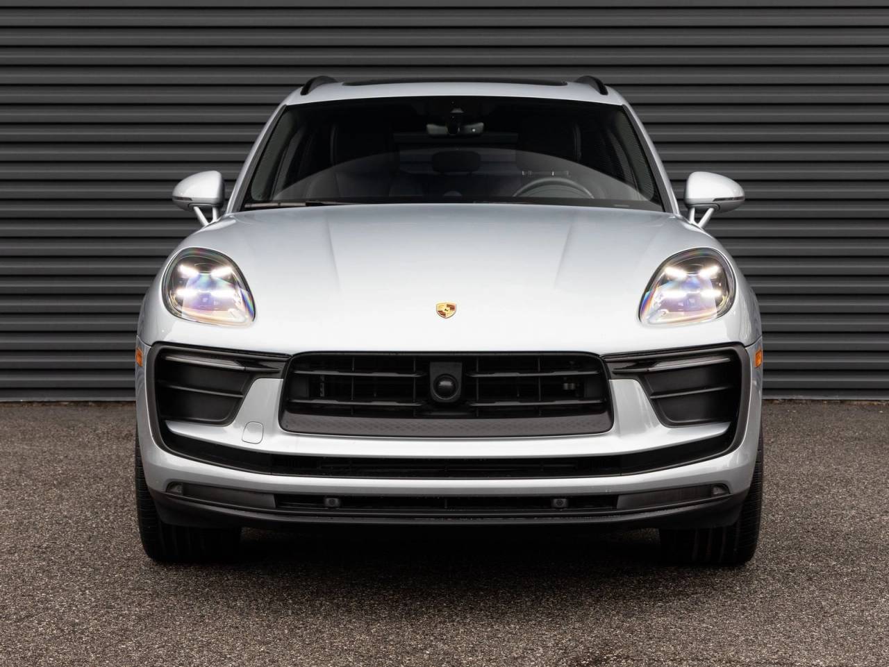 2025 Porsche Macan AWD
