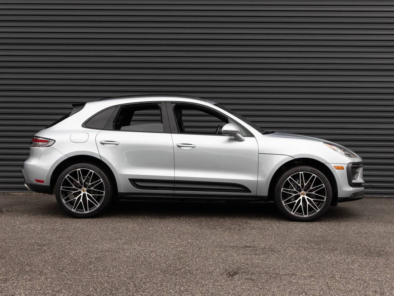 2025 Porsche Macan AWD
