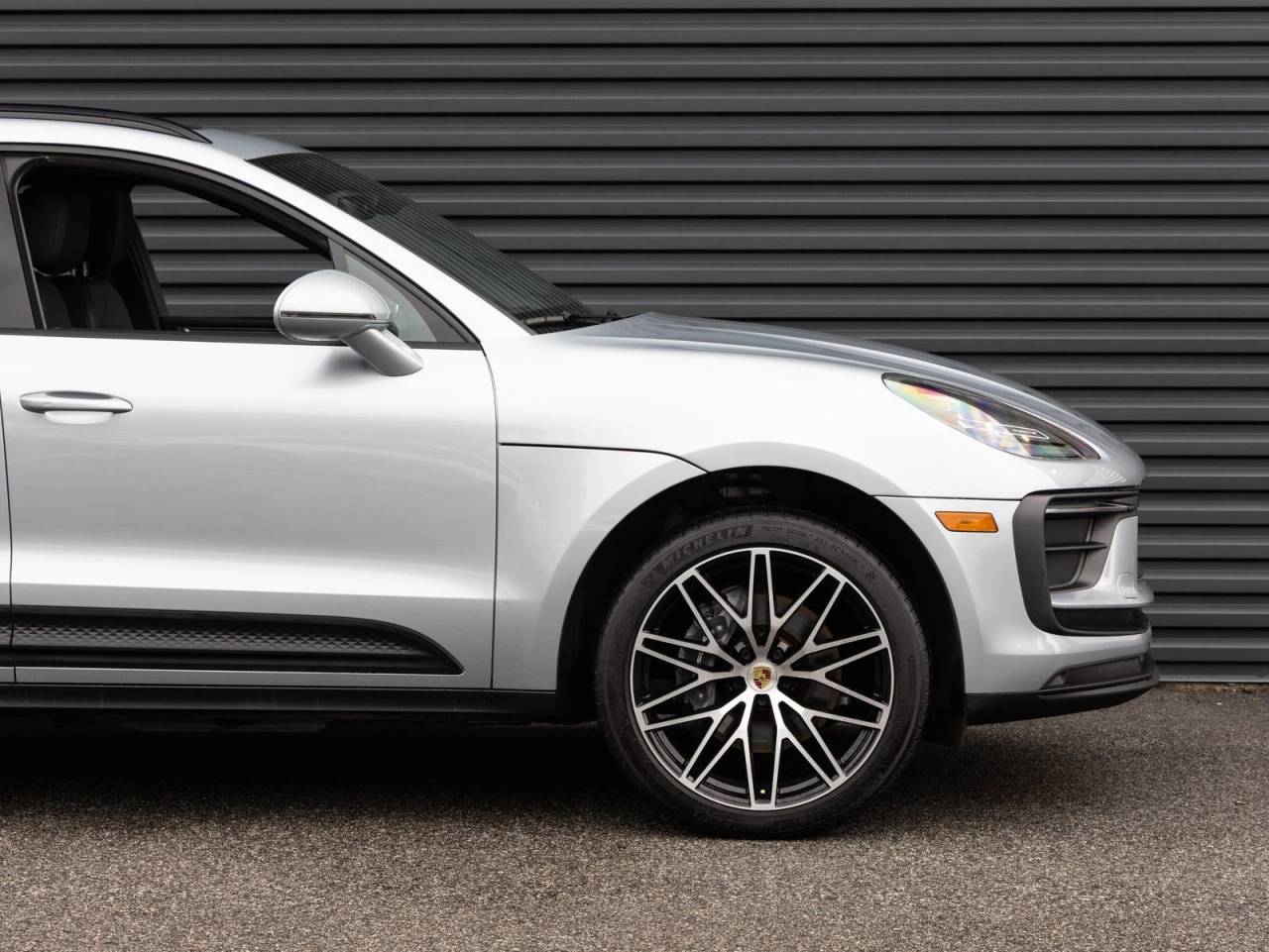 2025 Porsche Macan AWD