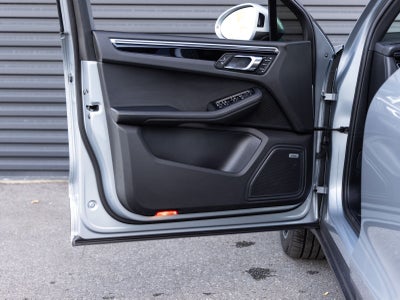 2020 Porsche Macan Macan