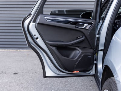 2020 Porsche Macan Macan