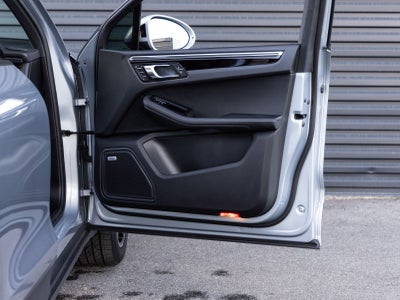 2020 Porsche Macan Macan