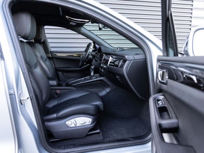 2020 Porsche Macan Macan