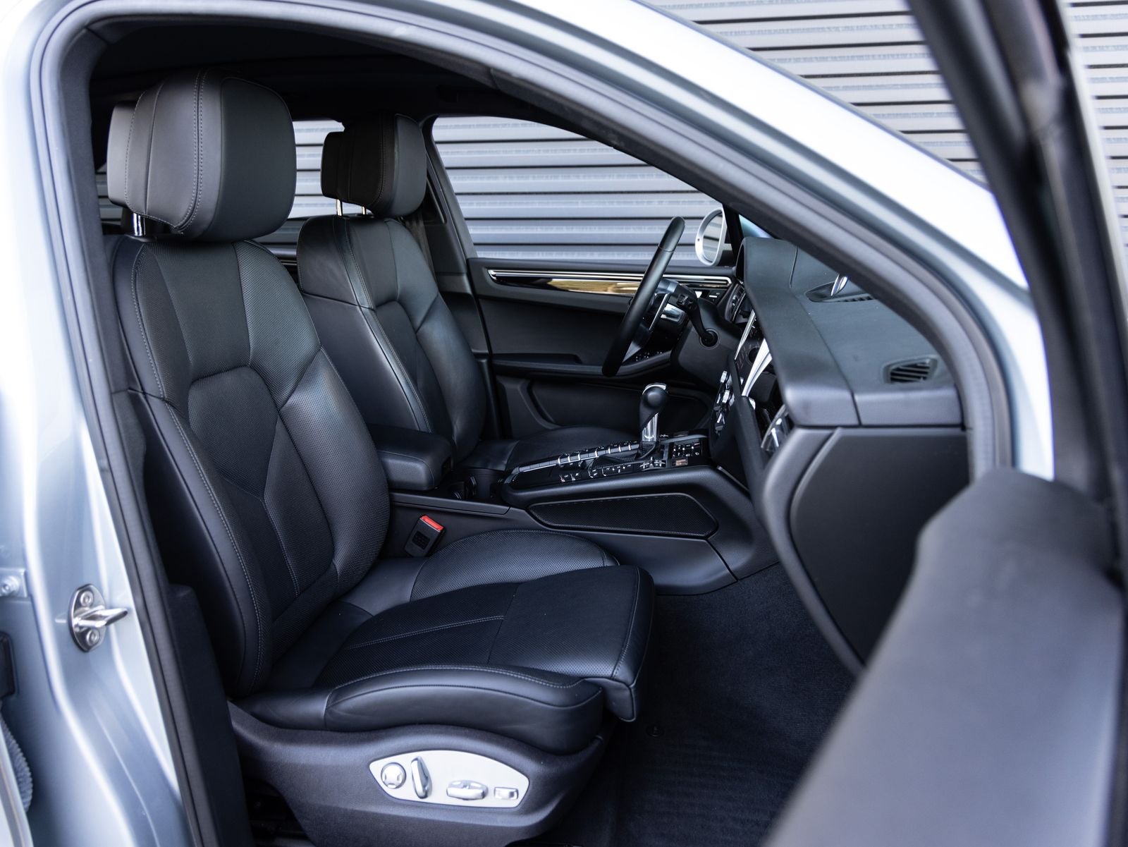 2020 Porsche Macan Macan