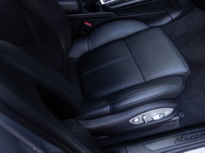 2020 Porsche Macan Macan