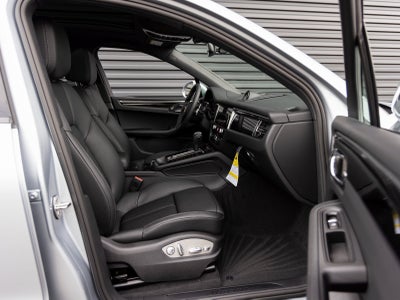 2025 Porsche Macan Macan