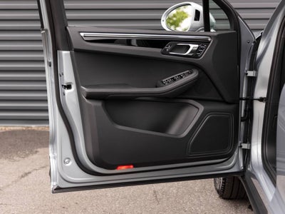 2025 Porsche Macan Macan