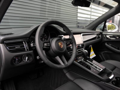 2025 Porsche Macan Macan