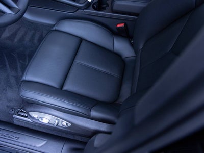 2025 Porsche Macan Macan