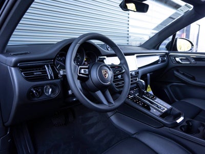 2025 Porsche Macan Macan