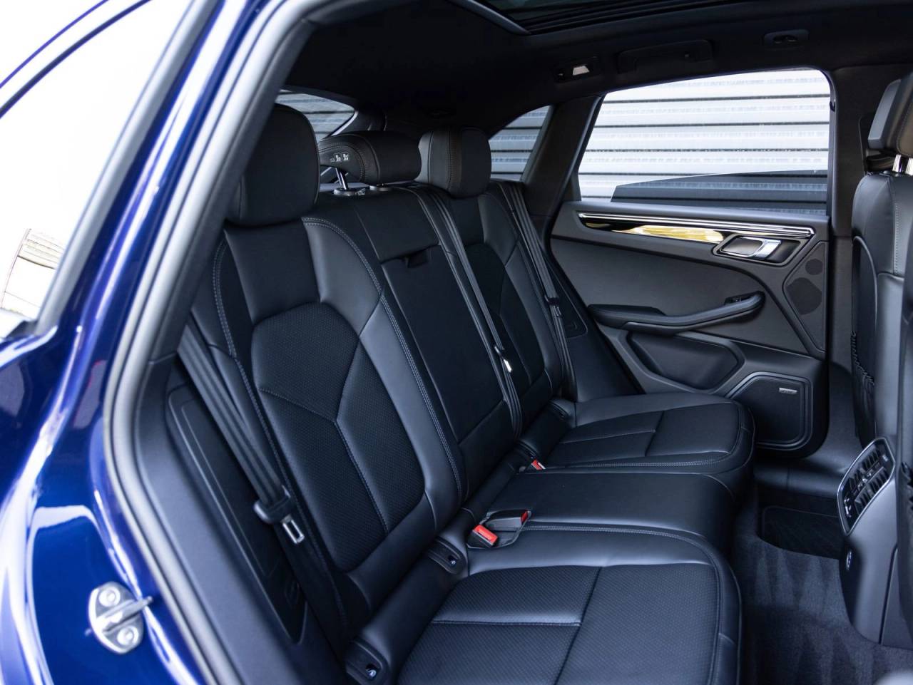 2026 Porsche Macan AWD