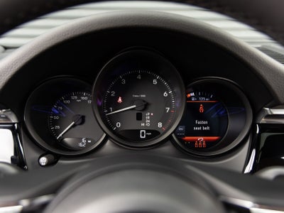 2026 Porsche Macan AWD