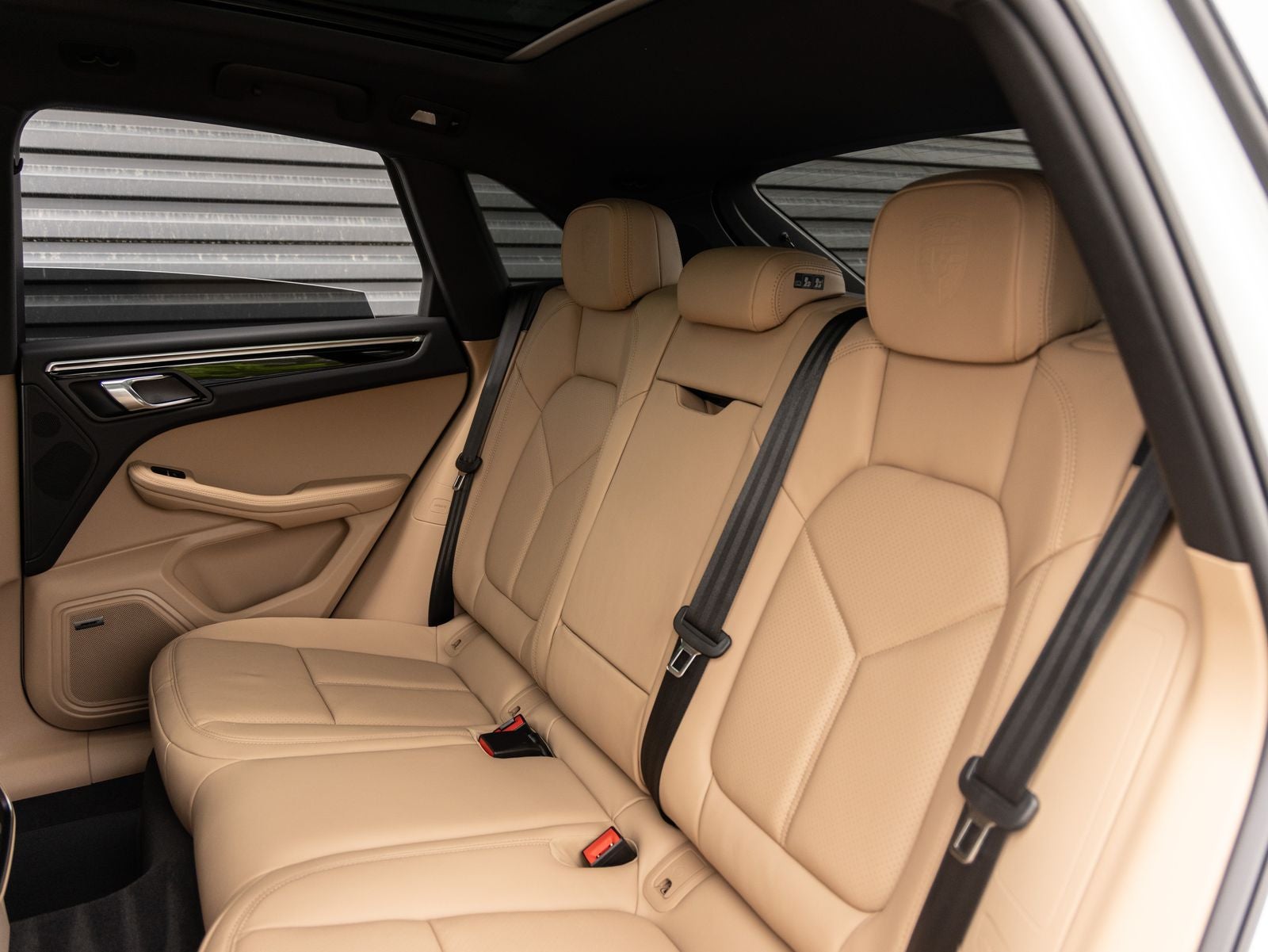 2026 Porsche Macan AWD