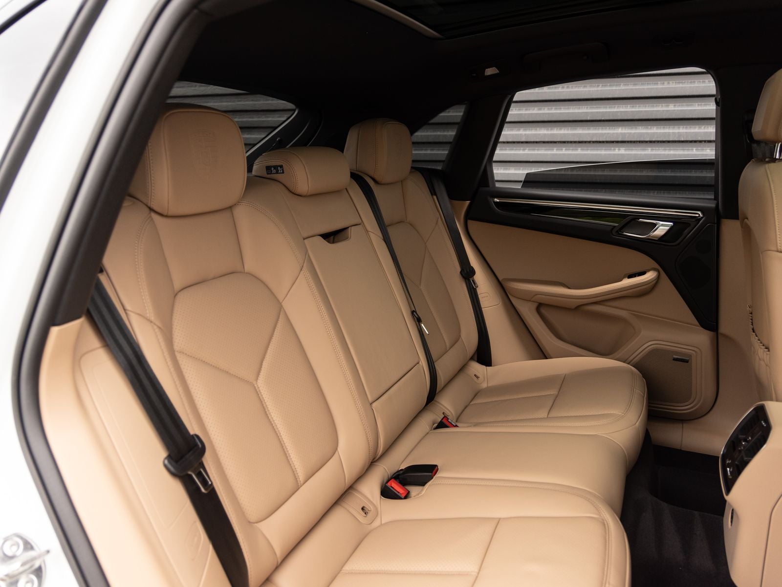 2026 Porsche Macan AWD