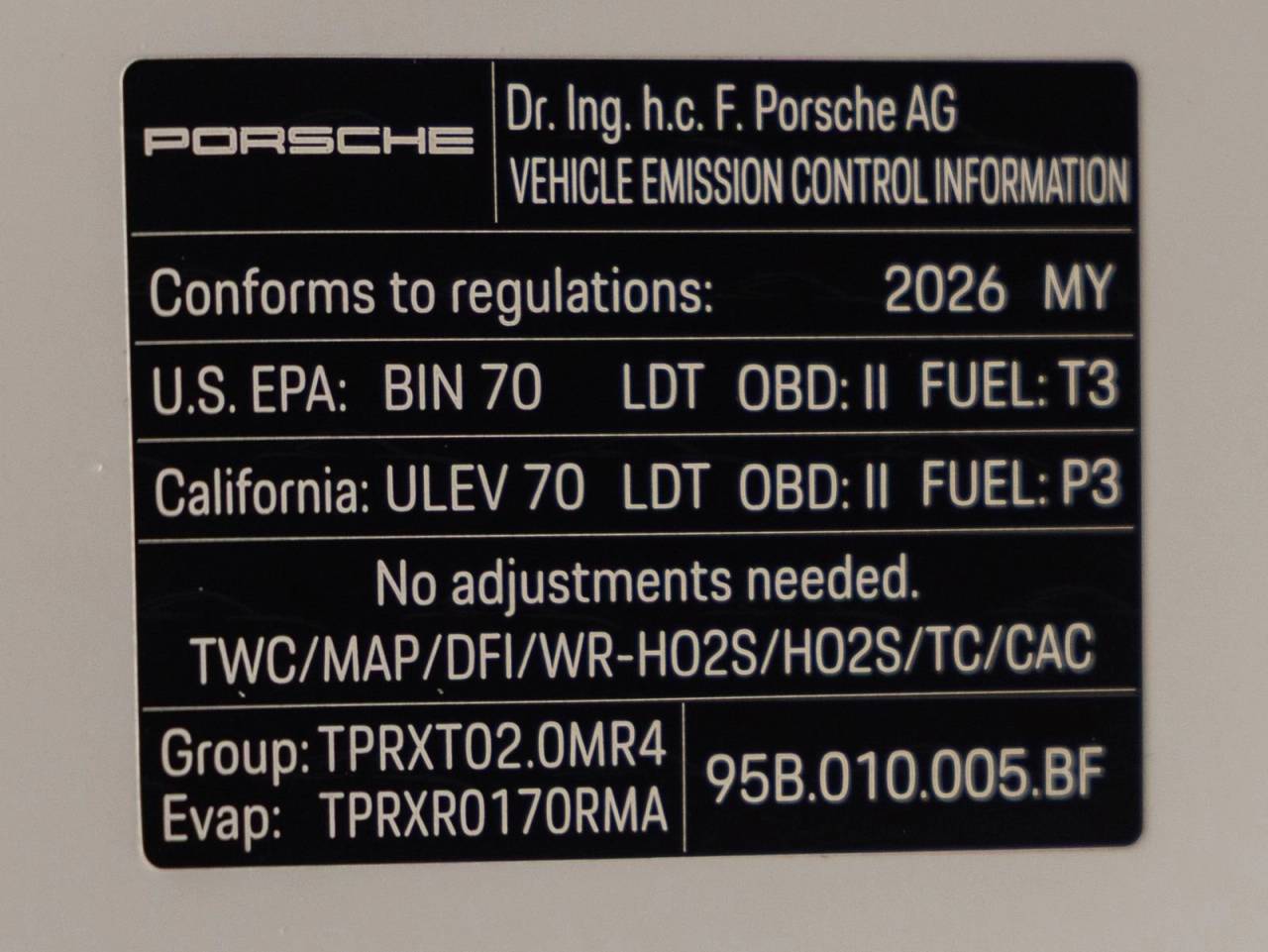 2026 Porsche Macan AWD