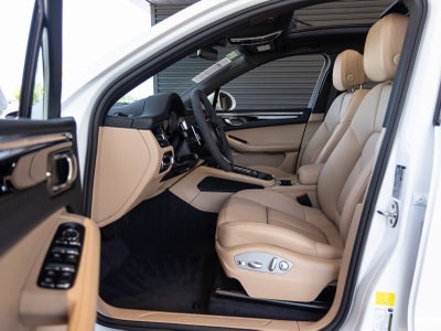 2025 Porsche Macan Macan