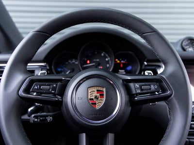 2025 Porsche Macan Macan