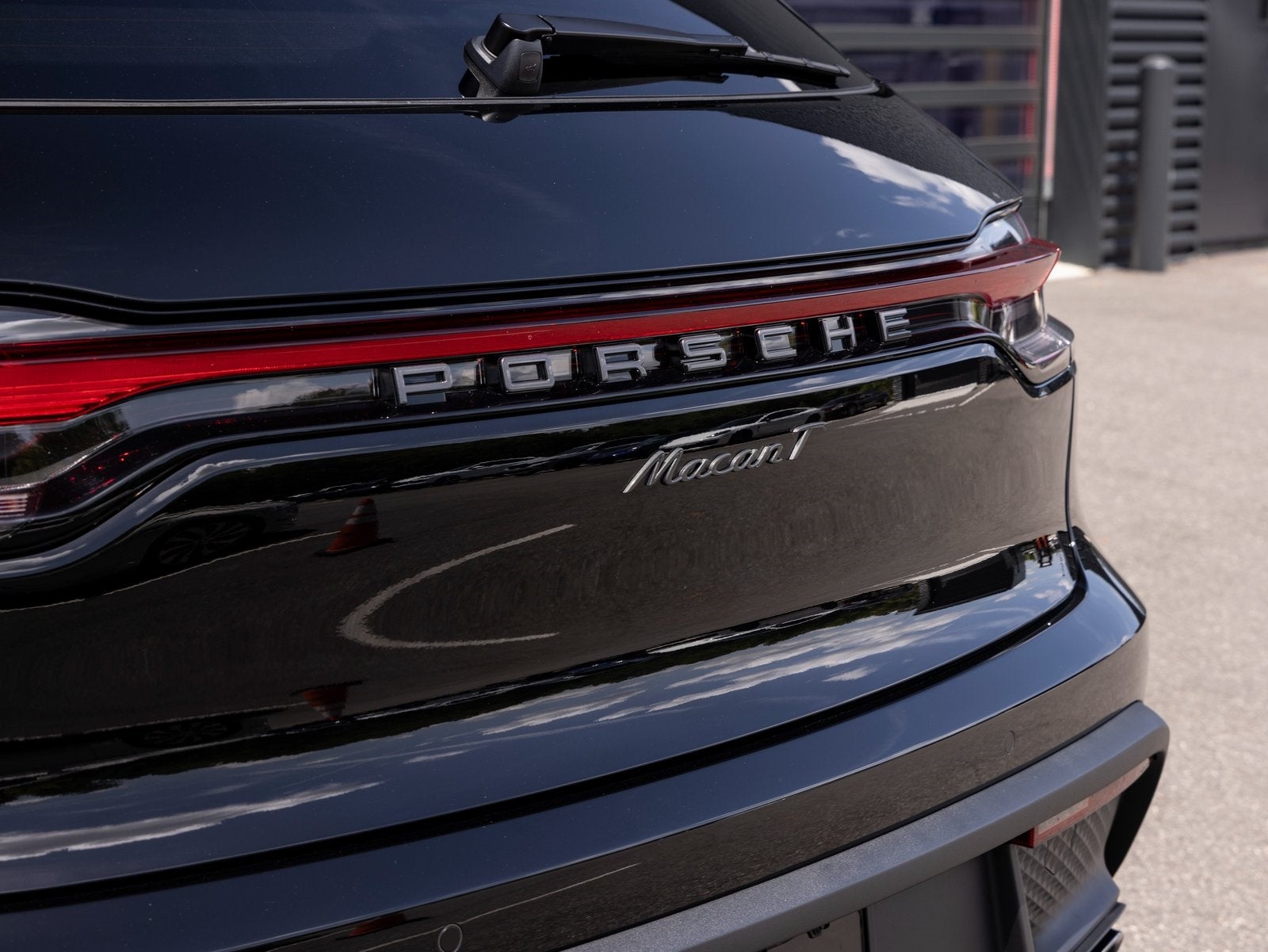 2025 Porsche Macan Macan T