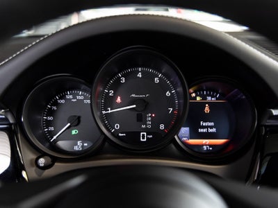 2025 Porsche Macan Macan T