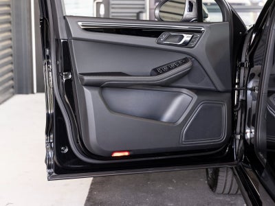 2025 Porsche Macan Macan T