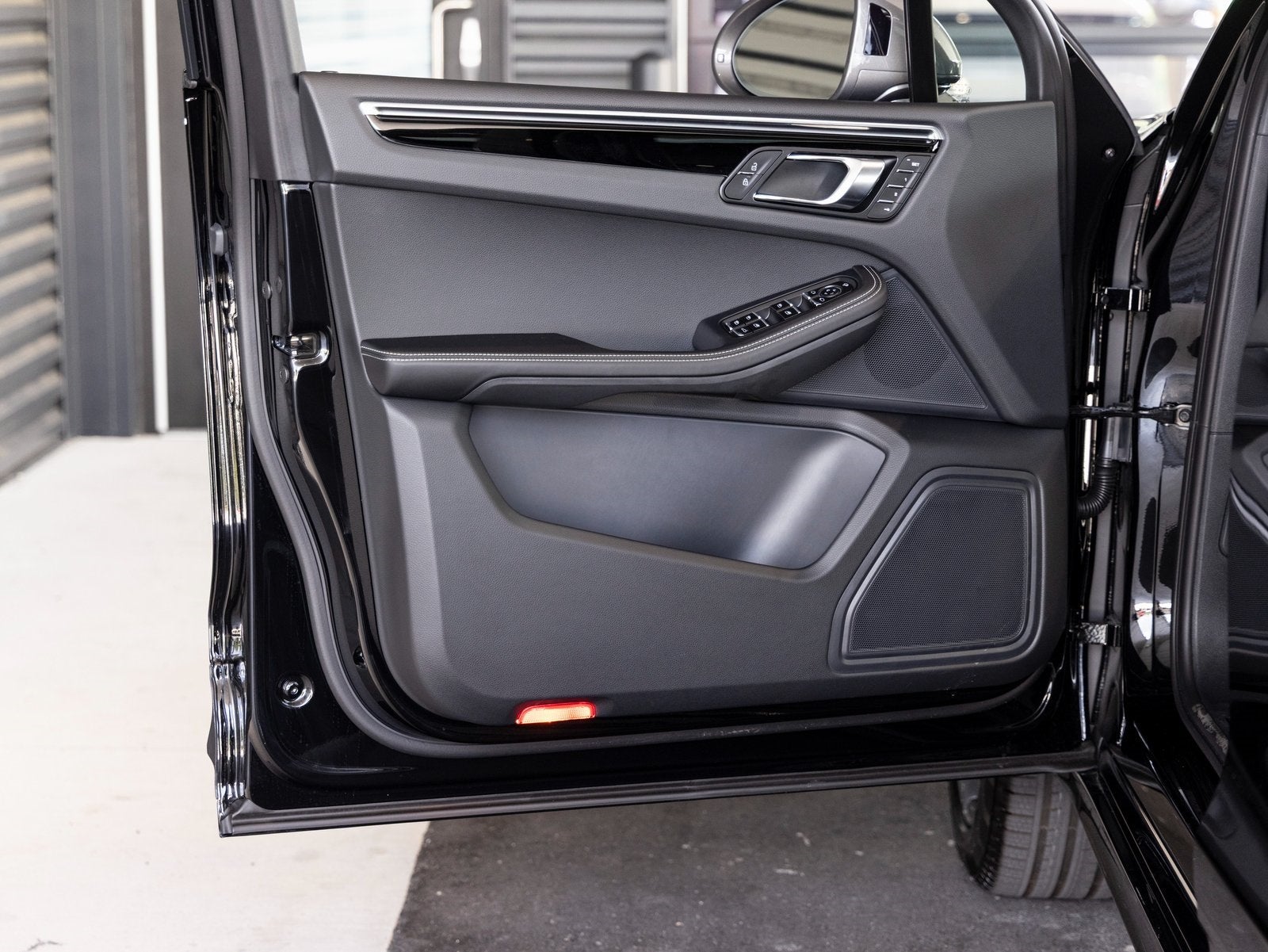 2025 Porsche Macan Macan T