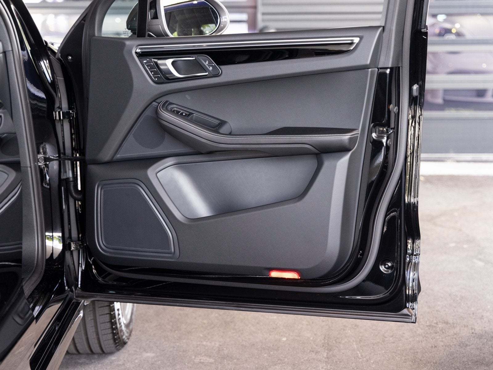 2025 Porsche Macan Macan T