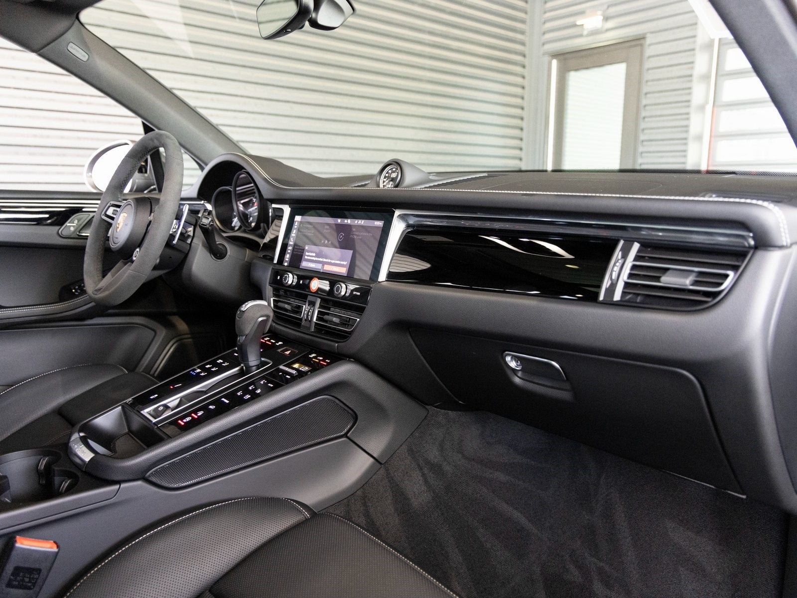 2025 Porsche Macan Macan T