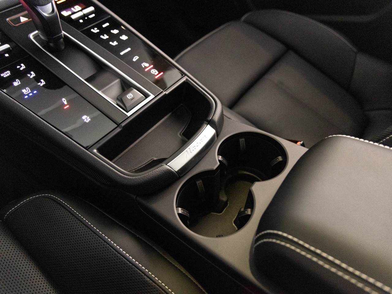 2025 Porsche Macan Macan T