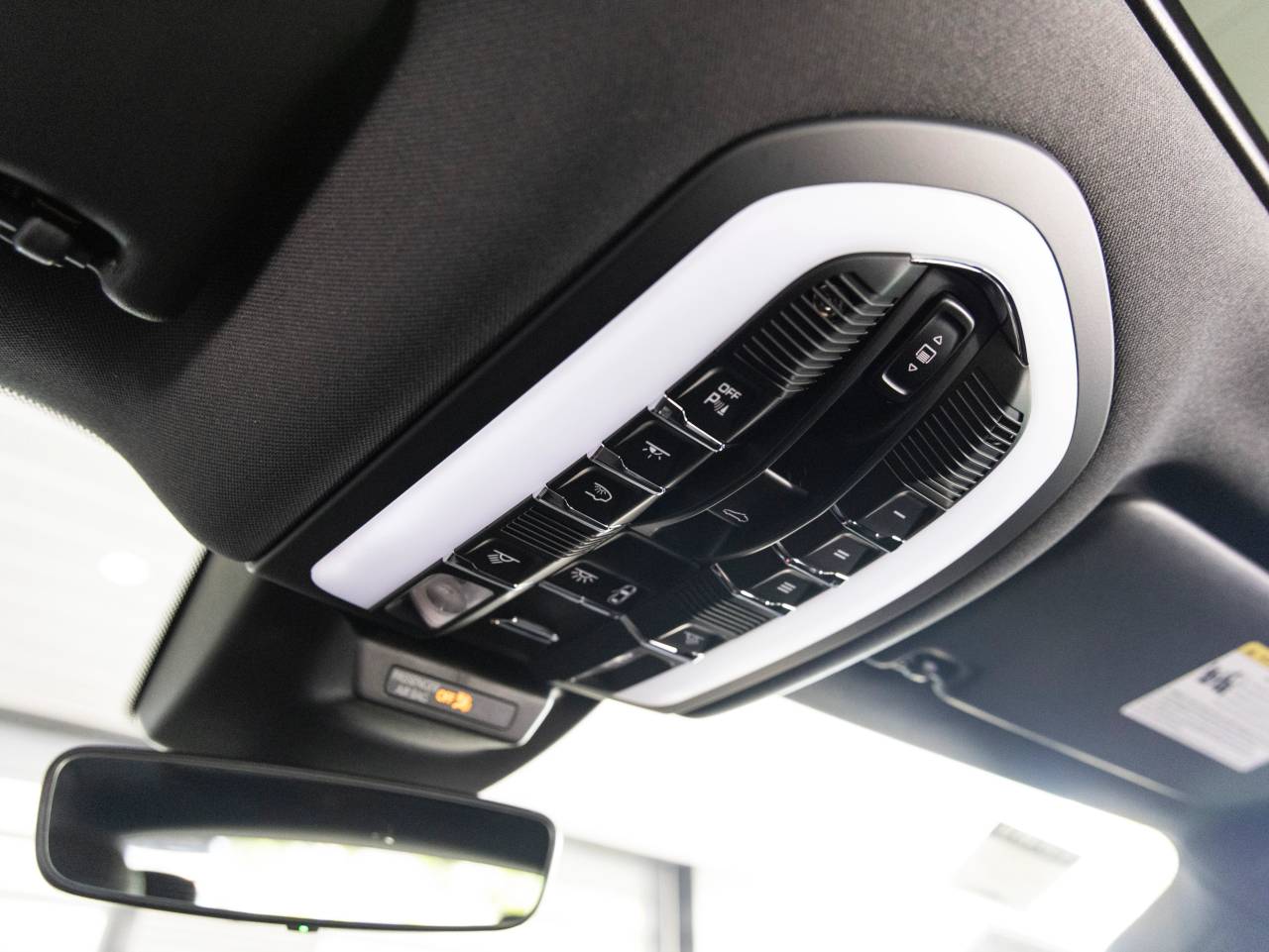 2025 Porsche Macan Macan T