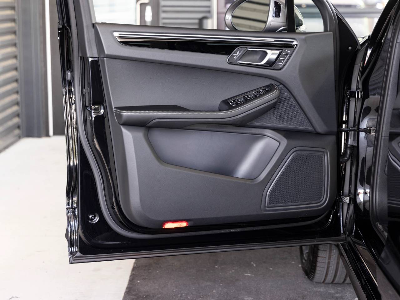 2025 Porsche Macan Macan T