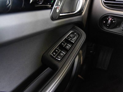 2025 Porsche Macan Macan T