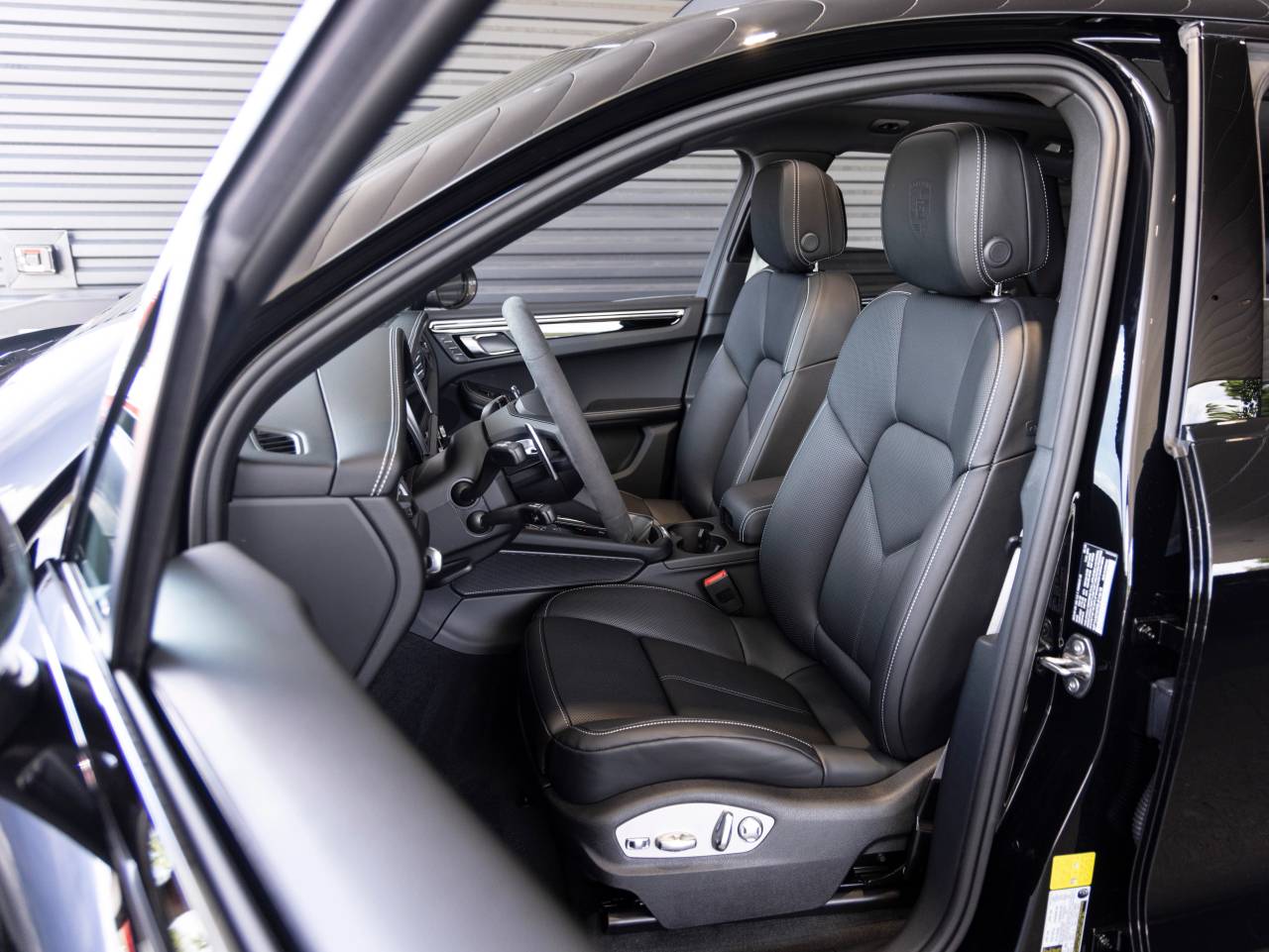 2025 Porsche Macan Macan T