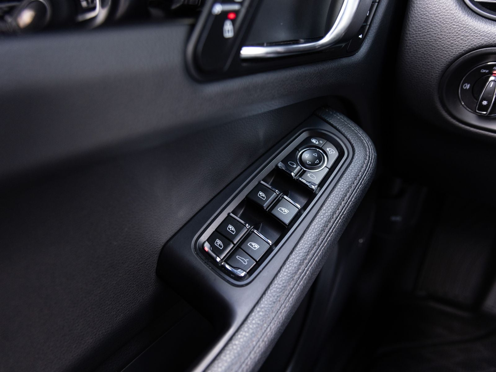 2020 Porsche Macan Macan