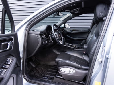 2020 Porsche Macan Macan