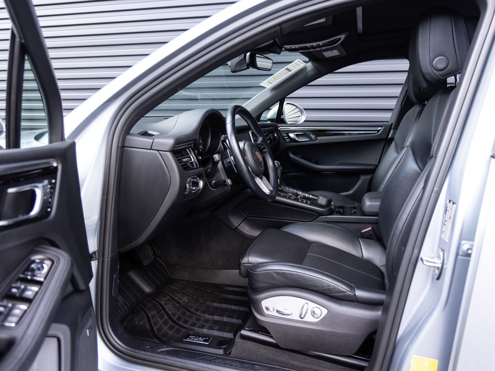 2020 Porsche Macan Macan