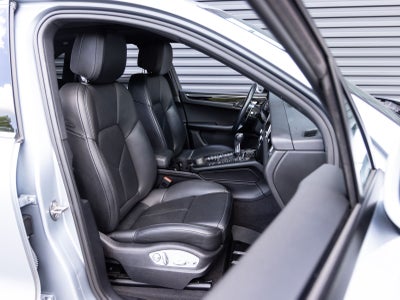 2020 Porsche Macan Macan