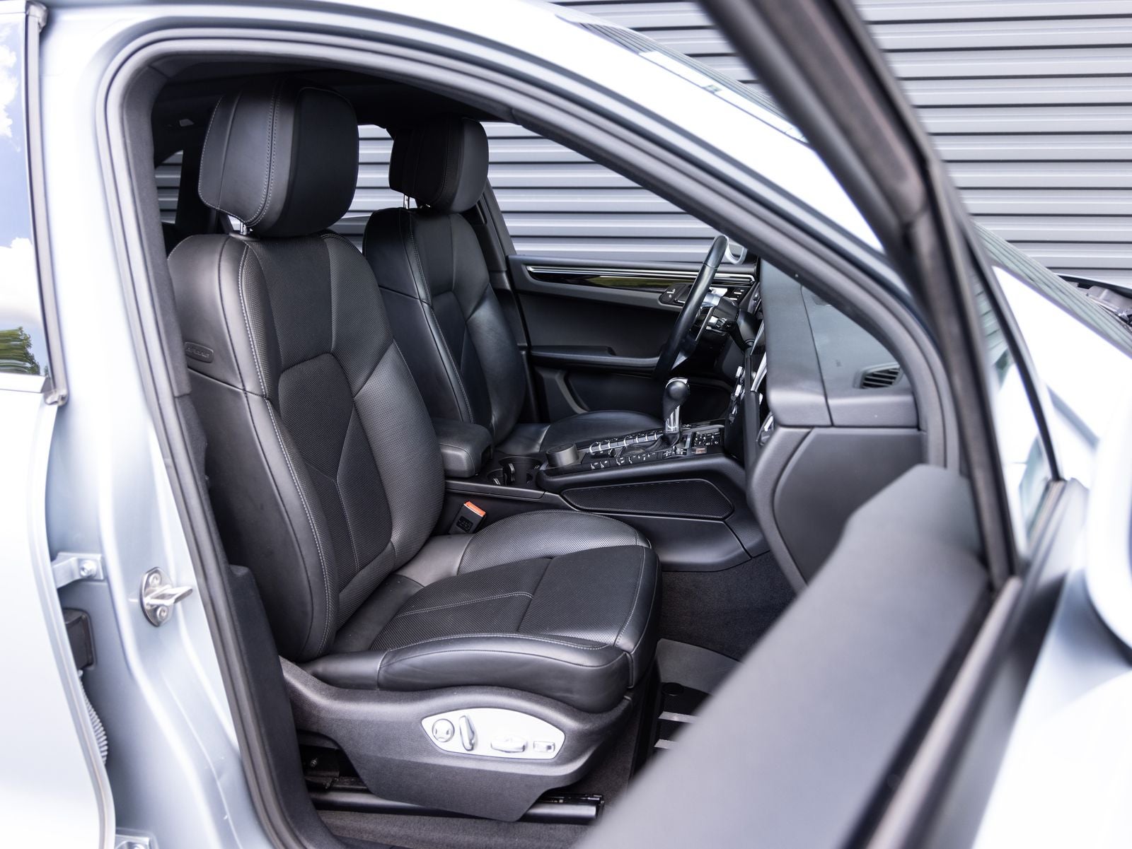 2020 Porsche Macan Macan