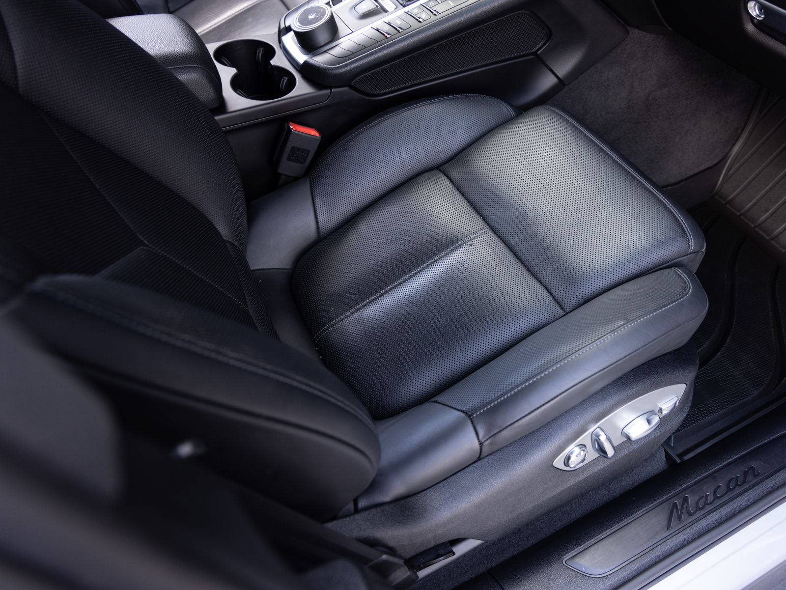 2020 Porsche Macan Macan