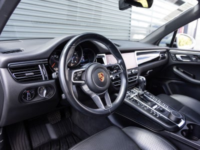 2020 Porsche Macan Macan