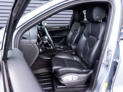 2020 Porsche Macan Macan