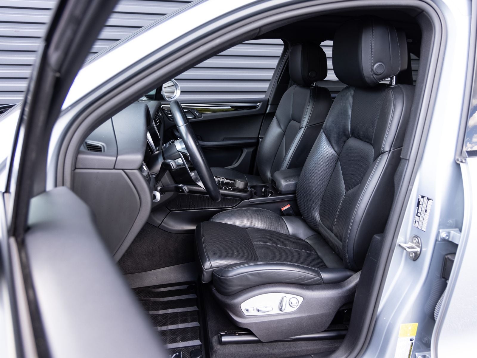 2020 Porsche Macan Macan