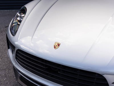 2020 Porsche Macan Macan