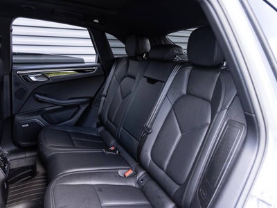 2020 Porsche Macan Macan