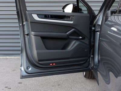 2026 Porsche Cayenne AWD