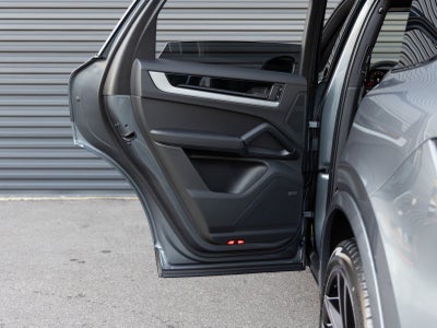 2026 Porsche Cayenne AWD