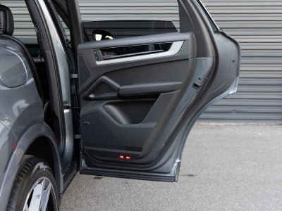 2026 Porsche Cayenne AWD